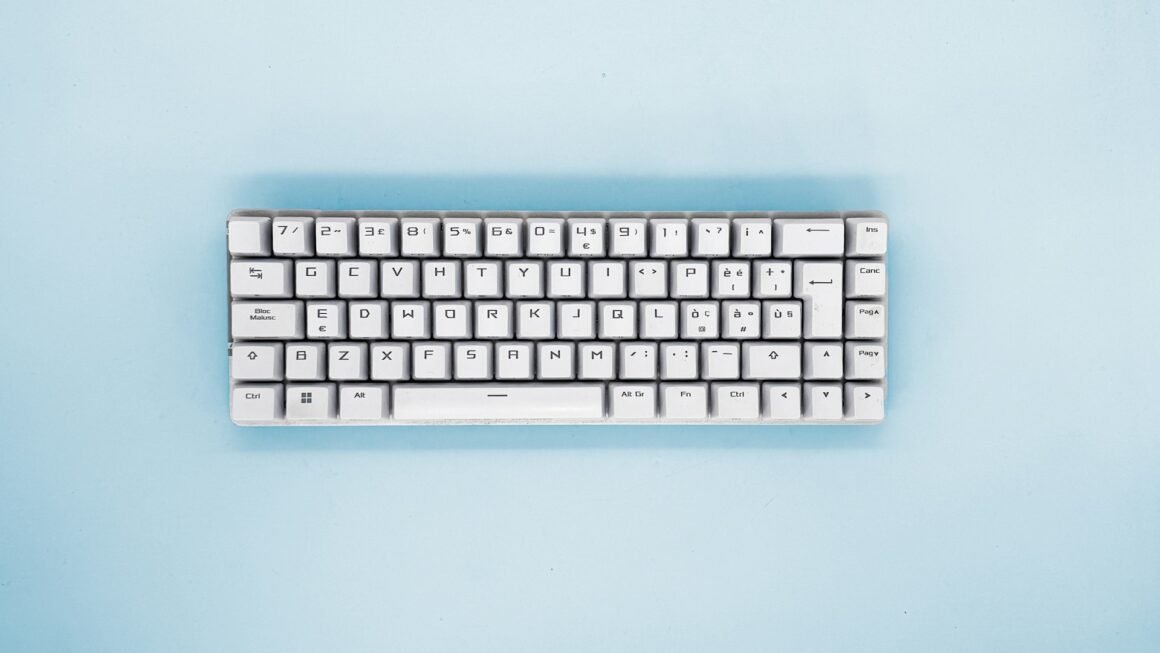 Benefits of Large Print Russian Keyboards for Students and Professionals